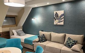 Select Lux Angella-Konaci